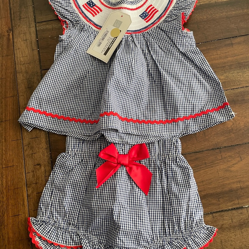 NWT Lil Cactus Smocked Set